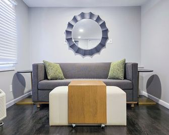 Penn Lodge Hotel & Suites - Feasterville-Trevose