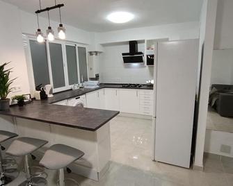 Fuengirola Centro - Fuengirola - Kitchen