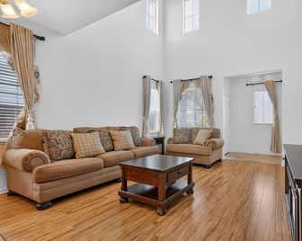 Meander Retreat | Family Friendly + Great Location - Turlock - Huiskamer