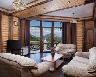Spa Hotel Rafael - Zheleznovodsk - Wohnzimmer