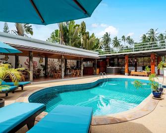 تروبيكال هيفينز جاردن ساموي - كوه ساموي - حوض السباحة