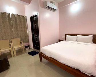 Shabari Residency - Chikmagalur - Schlafzimmer