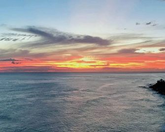 Low Rate Legal Beachfront Condo View Free Pkg/Wifi, Pool,hot Tub,tennis/Pickle 6 - Mākaha - Building