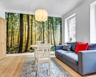 1 Bedroom Cozy Apartment In Aarhus C - Århus - Sala de estar