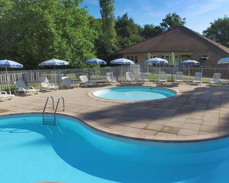 VVF Bourgogne à Semur-en-Auxois - Semur-en-Auxois - Piscina