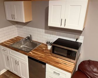 Charming bungalow apartment 1.2 miles from downtown Woodstock, GA - Woodstock - Cocina
