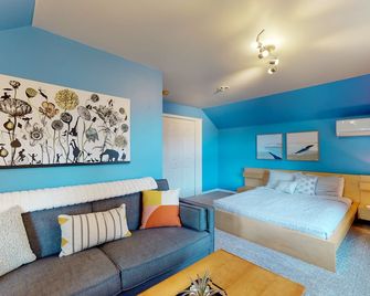 Elegant dog-friendly home near Seattle Aquarium with game room, fireplace & W/D - Seattle - Camera da letto