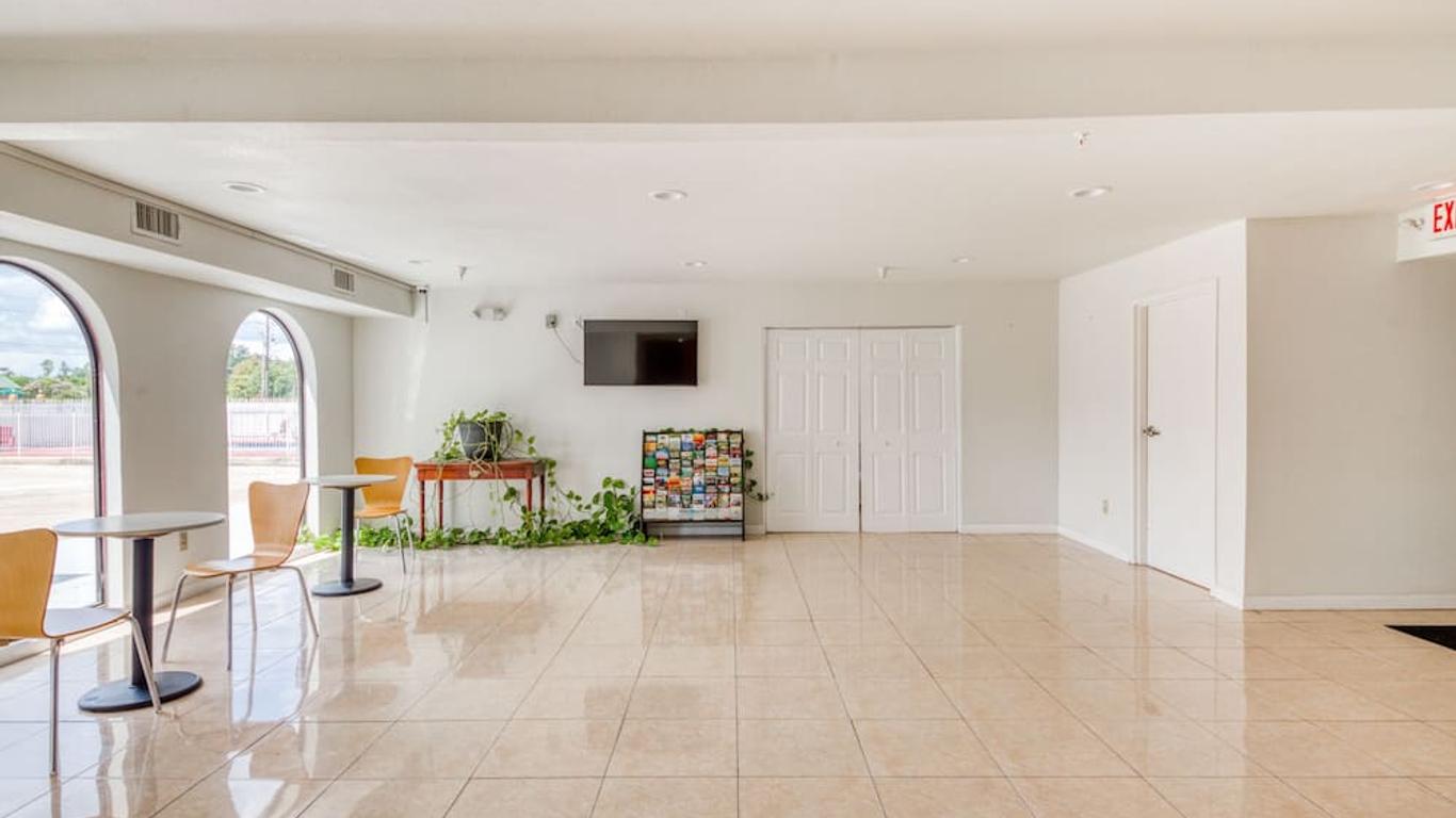 أو واي أو هوتل دينام سبرينجز آي-12