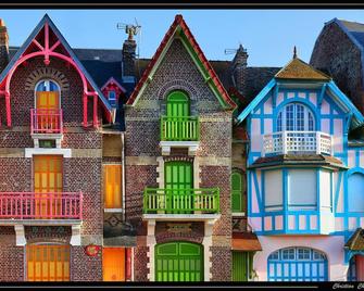 Cozy n'est near the sea, private parking space between Normandy and Baie Somme - Eu - Gebäude