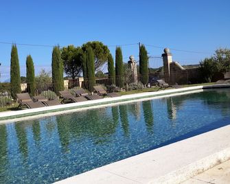 Accommodation in Drôme Provençale in an 18th century farmhouse with swimming pool - Tulette - Piscine