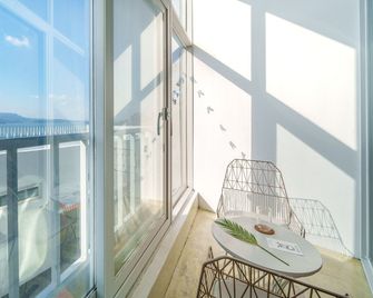 Yeosu Jplus Pension - Yeosu - Balcony