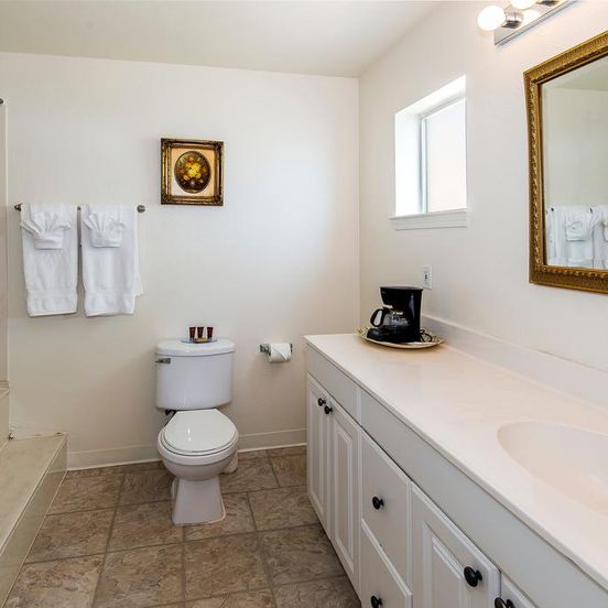 Bathroom view of Virginia City Inn