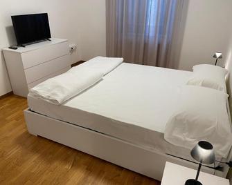 Vecchia Mori - Mori - Camera da letto