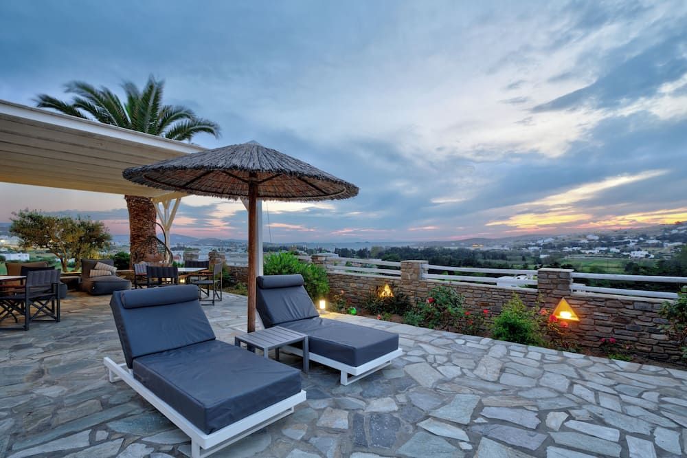 بيرجاكي هوتل - باريكيا - شرفة