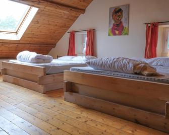 Beautifully renovated farmhouse of 1872 - Lanzerath - Habitación