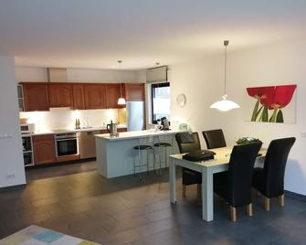 Elha's Apartment In The Ruhr Area! - Gladbeck - Küche