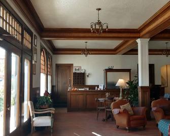 Winnedumah Hotel - Independence - Hall