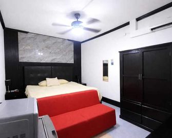 Hotel Garcias Suites - Linares