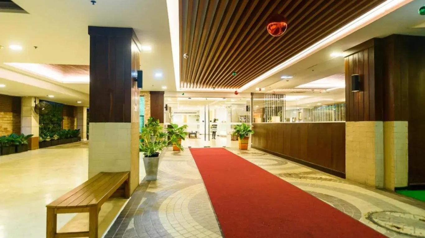 Lohas Residences Hotel