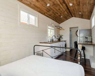 Stay Portland - The Tiny Farmhouse on Alberta - Portland - Bedroom