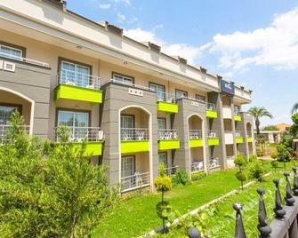 Rich Melissa Hotel - 凱梅爾 - 建築