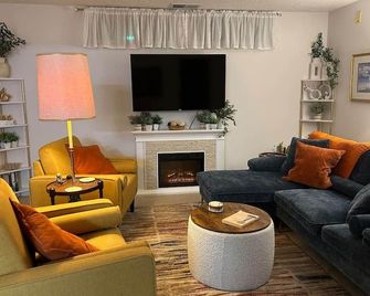 The Spacious Surprise - Hastings - Wohnzimmer