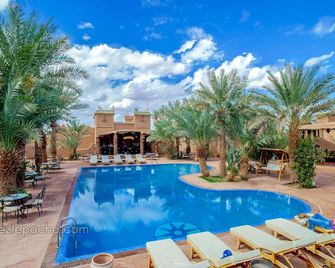 Chez Le Pacha - Mhamid - Piscina