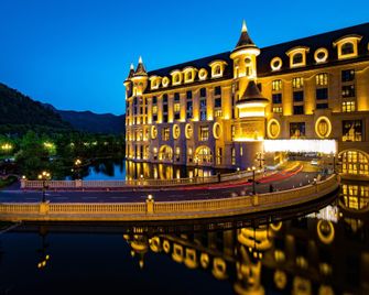 Yin Run Jin Jiang Castle Hotel - Huzhou - Gebouw