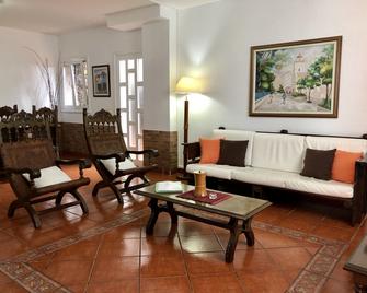 Apartamentos Los Verodes - Frontera - Living room
