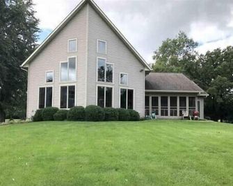 Lake Home with Frontage on Green Lake - Green Lake - Building