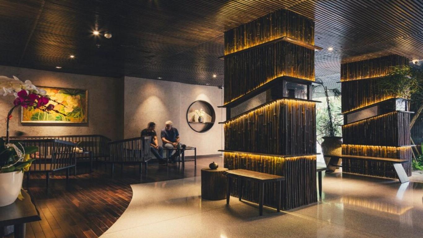 Cochin Zen Hotel