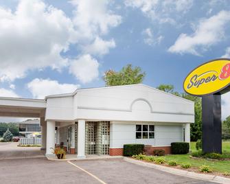 Super 8 by Wyndham Stevensville - Stevensville - Edificio