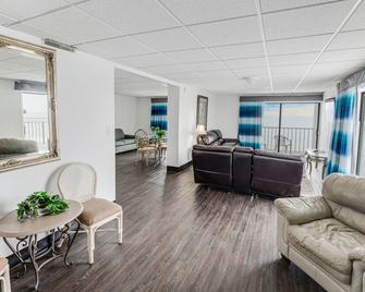 Tropical Seas Hotel - Myrtle Beach - Living room