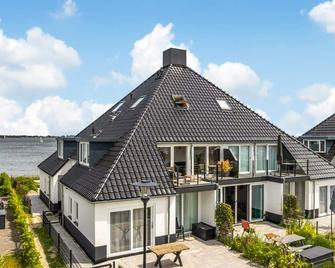 Cozy Apartment In Offingawier - Offingawier - Edificio