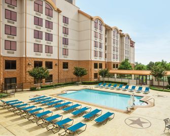 Hampton Inn & Suites Dallas-Mesquite - Mesquite - Gebouw