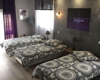 Au Pied de la Roche - La Roche-Morey - Habitación