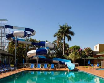 Hotel Golden Park Internacional Foz & Convenções By Nacional Inn - פוז דו איגוואסו - בריכה