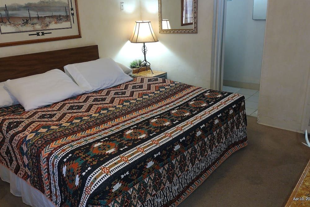 Bedroom view of coppersands motel & Rv inc