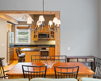 Stratton Springs Top Tier End Unit - Stratton - Dining room