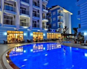 Sultan Sipahi Resort Hotel - Alanya - Piscina