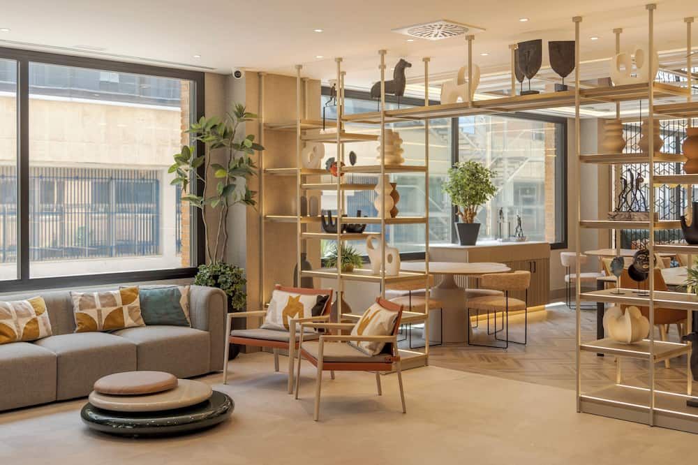 هوتل إيليونيون روماريدا - سرقسطة - ردهة