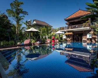 Java Wooden Villa & Residence - Ciudad de Siem Riep - Piscina