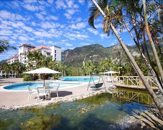 Hibiscus Resort - טאינאן - בריכה