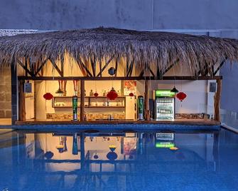 Zasgo Hotel - Labuan Bajo - Piscina