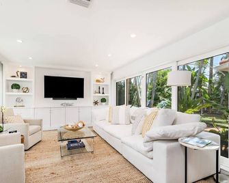 The Pearl I By Hotel Home Stays - ווסט פאלם ביץ' - סלון