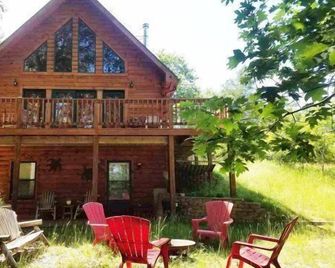 Glacier Lake Log Cabin - Oxford - Patio