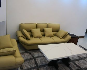 Aurora Villas and Cabin Resort - Thành phố Angeles