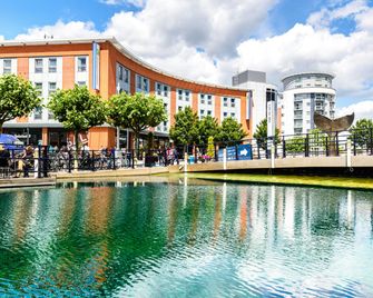Holiday Inn Express Portsmouth - Gunwharf Quays By IHG - Πόρτσμουθ - Κτίριο