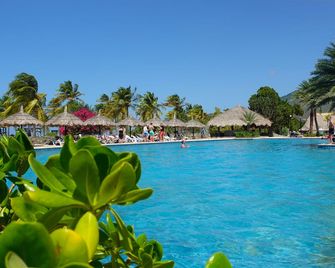 Sunsol Ecoland - Pedro Gonzalez - Pool