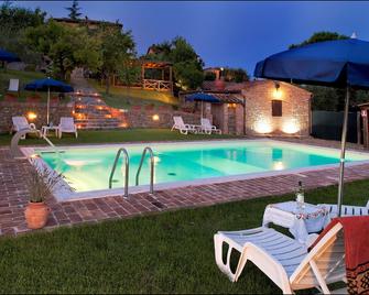 卡薩利維琪利酒店 - 錫耶納 - 錫耶納 - 游泳池